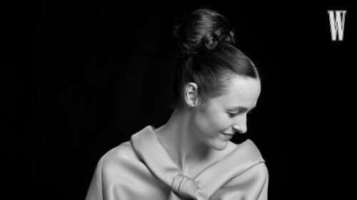 W_Magazine_Screen_Tests_0903.jpg